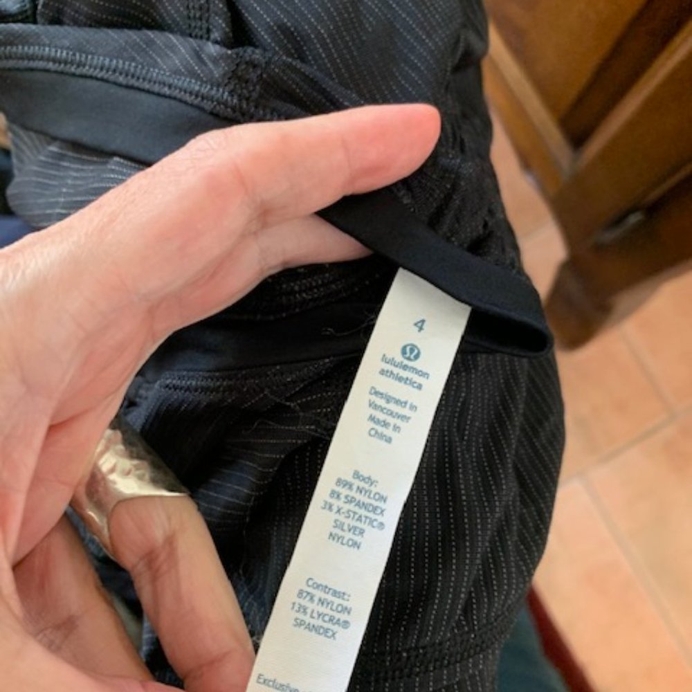 NWOT Lululemon Runner Up Top 4 - Picture 4 of 4